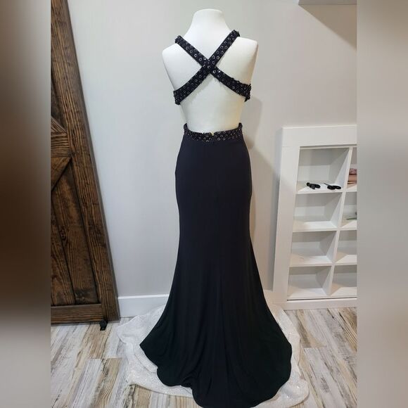 Mac Duggal FLORAL SEQUINED CRISS CROSS BODICE GOWN NWT size 2 black (68166) - Picture 5 of 7